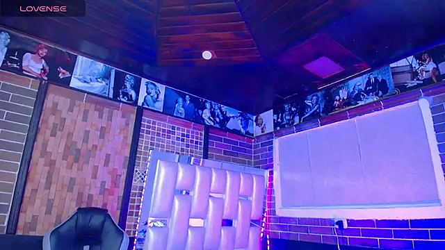 kriss sweetboobs10 online show from June 25, 2026, 1:48 pm