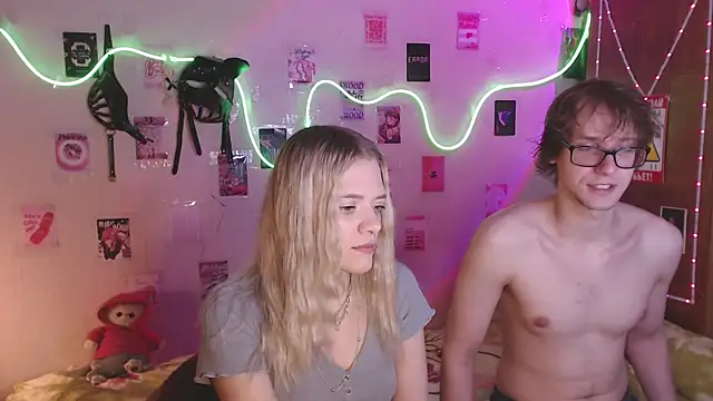 Your Horny Friends online show from October 16, 2025, 12:06 pm