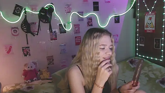 Your Horny Friends online show from November 4, 2025, 1:21 pm