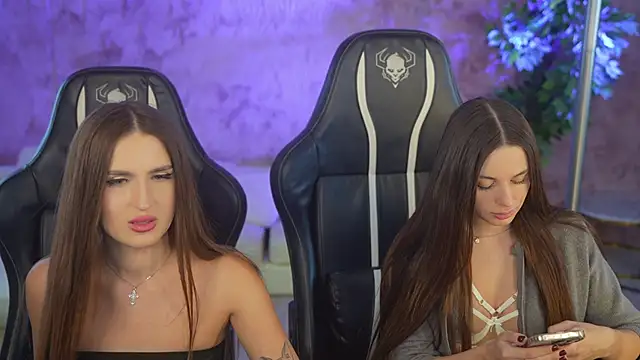 Snapshot of Nikol_Dream_ chatting on November 15, 2025, 12:08 am Nikol Dream online show from November 15, 2025, 12:08 am