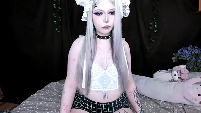 amelia mays xx online show from December 4, 2025, 11:19 am