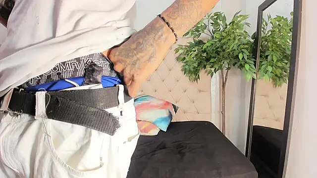 Snapshot of Mia_Collivens chatting on September 19, 2025, 11:00 am Mia Collivens online show from September 19, 2025, 11:00 am