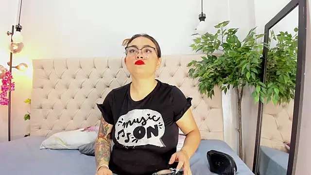 Snapshot of Mia_Collivens chatting on September 26, 2025, 10:41 am Mia Collivens online show from September 26, 2025, 10:41 am