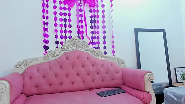 Snapshot of Mia_Collivens chatting on October 27, 2025, 11:58 am Mia Collivens online show from October 27, 2025, 11:58 am