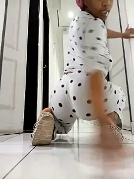 Hotytoty26 online show from November 12, 2025, 5:30 am