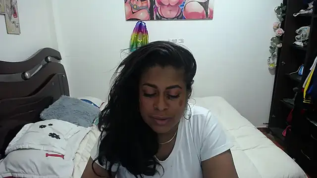 Tu-Reina online show from December 3, 2025, 3:58 am