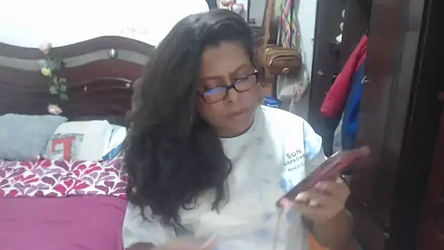 Tu-Reina online show from January 5, 2026, 7:06 pm