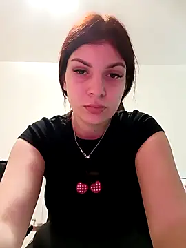 MeCherryy online show from May 9, 2026, 2:44 pm