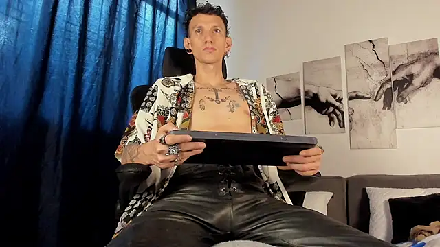 Snapshot of Giotrashy chatting on July 21, 2026, 8:00 pm Giotrashy online show from July 21, 2026, 8:00 pm