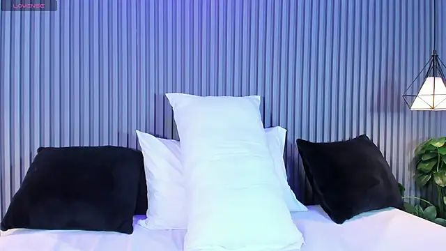 LauraCarther online show from March 20, 2026, 7:30 pm