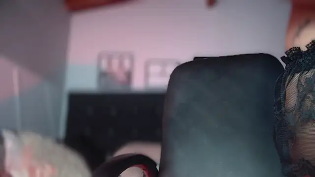 Snapshot of Taylor_dolll chatting on September 22, 2025, 1:07 am Taylor dolll online show from September 22, 2025, 1:07 am