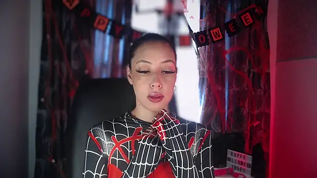 Snapshot of Taylor_dolll chatting on October 24, 2025, 3:41 pm Taylor dolll online show from October 24, 2025, 3:41 pm