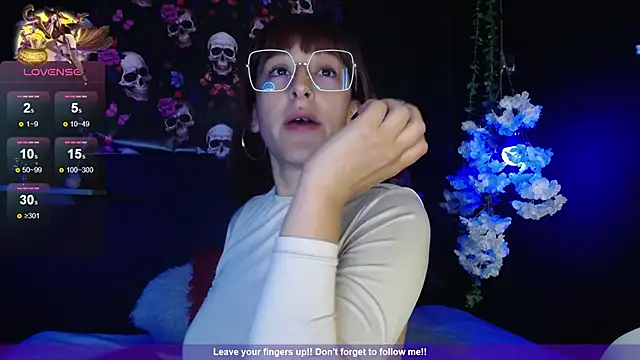 Snapshot of Hairydoll_ chatting on October 15, 2025, 10:37 am Hairydoll online show from October 15, 2025, 10:37 am