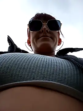 Snapshot of Hairydoll_ chatting on October 28, 2025, 1:36 pm Hairydoll online show from October 28, 2025, 1:36 pm