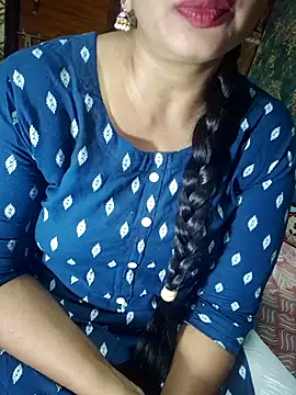 Snapshot of Shalini_telugu09 chatting on May 7, 2026, 2:11 pm Shalini telugu09 online show from May 7, 2026, 2:11 pm