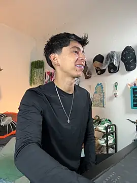 Snapshot of Yaiden_11 chatting on October 20, 2025, 10:05 am Yaiden 11 online show from October 20, 2025, 10:05 am