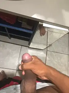 Snapshot of Andreizinho34 chatting on February 15, 2026, 4:20 am Andreizinho34 online show from February 15, 2026, 4:20 am