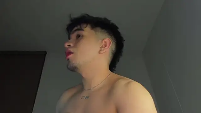 Snapshot of cmzo_ chatting on November 21, 2025, 1:37 am cmzo online show from November 21, 2025, 1:37 am