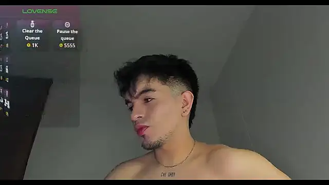 Snapshot of cmzo_ chatting on December 5, 2025, 2:20 am cmzo online show from December 5, 2025, 2:20 am