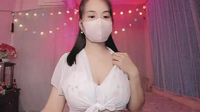 SanaAnika online show from November 12, 2025, 1:33 pm