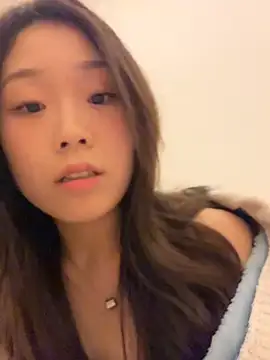 Snapshot of Minnie-66 chatting on March 18, 2025, 12:03 pm Minnie-66 online show from March 18, 2025, 12:03 pm