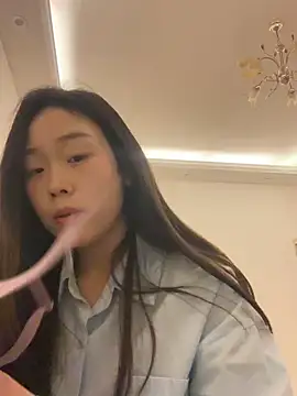 Snapshot of Minnie-66 chatting on March 22, 2025, 9:13 am Minnie-66 online show from March 22, 2025, 9:13 am