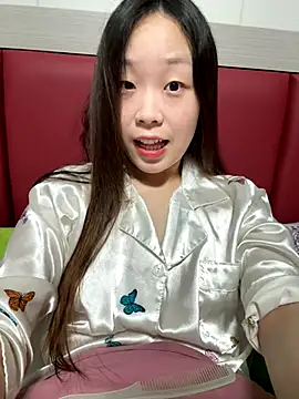 Snapshot of Minnie-66 chatting on October 13, 2025, 10:26 am Minnie-66 online show from October 13, 2025, 10:26 am