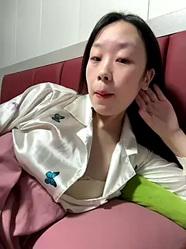 Snapshot of Minnie-66 chatting on October 21, 2025, 1:23 pm Minnie-66 online show from October 21, 2025, 1:23 pm