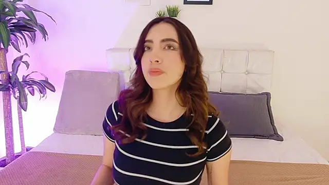 Snapshot of Rebbecawhite_meow chatting on September 22, 2025, 12:51 pm Rebbecawhite meow online show from September 22, 2025, 12:51 pm