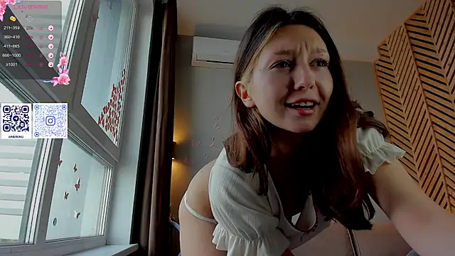 nerenuu  online show from September 26, 2025, 10:30 am