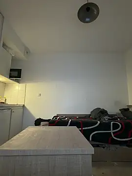 Renoirmonter online show from May 10, 2026, 5:23 am