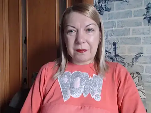 Snapshot of Lillia_Ray chatting on February 16, 2026, 8:21 am Lillia Ray online show from February 16, 2026, 8:21 am