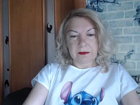 Lillia Ray online show from May 28, 2026, 6:21 am