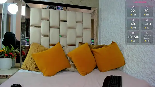 keylamillerr online show from September 23, 2025, 5:05 pm