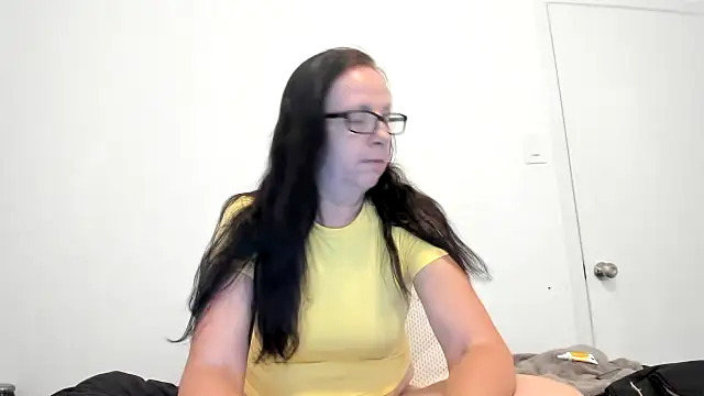 Snapshot of peachgoddess chatting on May 18, 2026, 12:22 pm peachgoddess online show from May 18, 2026, 12:22 pm