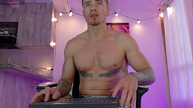 Ryannblue07 online show from December 1, 2025, 9:20 pm