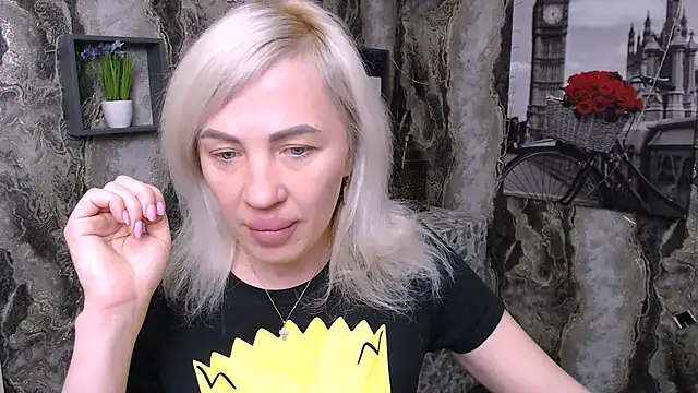  AmandaGold  online show from March 19, 2025, 6:57 am