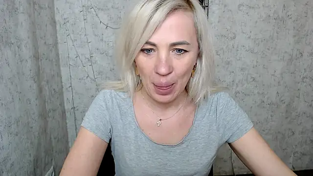  AmandaGold  online show from March 22, 2025, 3:20 am