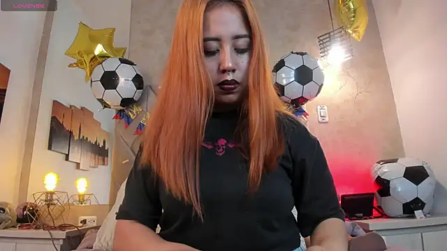 kailinmoonx online show from June 13, 2026, 12:58 pm