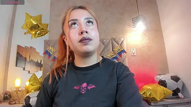 kailinmoonx online show from June 19, 2026, 1:04 pm
