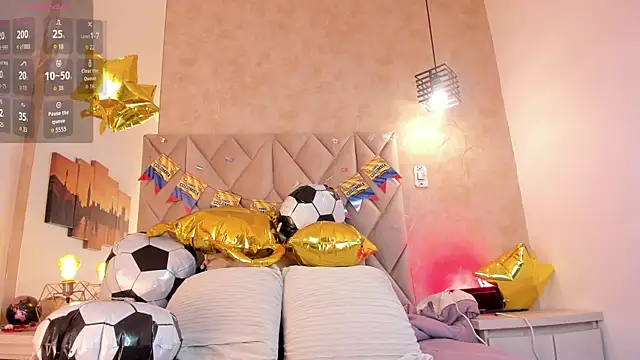 kailinmoonx online show from July 15, 2026, 12:10 pm