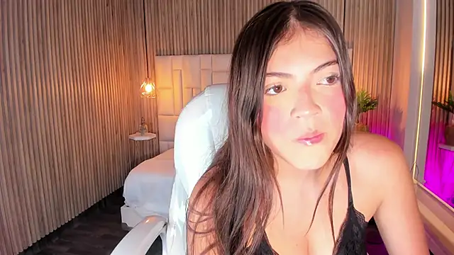 DulceVela  online show from October 6, 2025, 10:40 pm