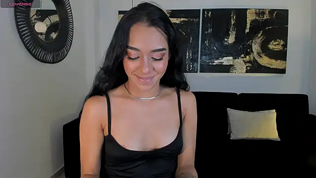 Snapshot of AmaliaCrus chatting on September 24, 2025, 8:23 pm AmaliaCrus online show from September 24, 2025, 8:23 pm