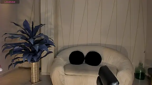 Snapshot of AmaliaCrus chatting on October 31, 2025, 8:32 pm AmaliaCrus online show from October 31, 2025, 8:32 pm