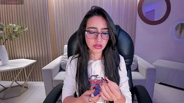 Snapshot of LarisaSmirnov chatting on September 27, 2025, 5:23 am LarisaSmirnov online show from September 27, 2025, 5:23 am