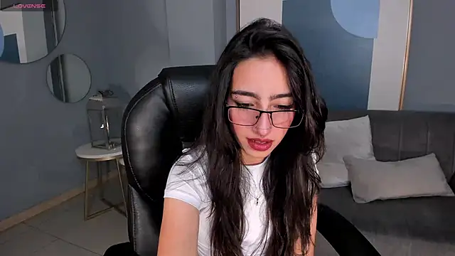 Snapshot of LarisaSmirnov chatting on September 29, 2025, 1:11 am LarisaSmirnov online show from September 29, 2025, 1:11 am
