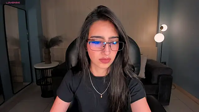 Snapshot of LarisaSmirnov chatting on October 18, 2025, 5:10 am LarisaSmirnov online show from October 18, 2025, 5:10 am