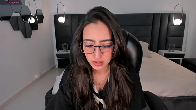 LarisaSmirnov online show from February 1, 2026, 3:38 am