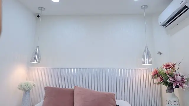 Snapshot of katia_moregb chatting on September 22, 2025, 7:49 pm katia moregb online show from September 22, 2025, 7:49 pm