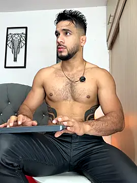 Maximiliano ford online show from November 15, 2025, 10:45 am